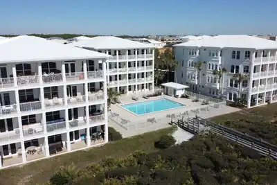 Image de South of 30a condo on the beach - Rosemary/Alys Beach/steps to our Private Beach