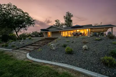 Image de Wine Country River Front Paradise