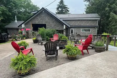 Image de Adk Lakefront Lodge, free motorized raft in Aug/Sep! Weekly discounts & dogs ok.