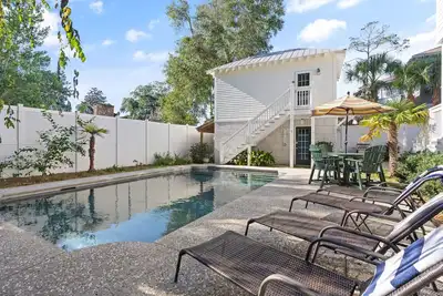 Image de Don't Worry Beach Happy, 5 bedrooms with a Pool