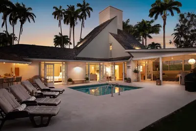 Next To Beach Stunning Villa & Pool Within Lush Tropical Private Gardens & Gates