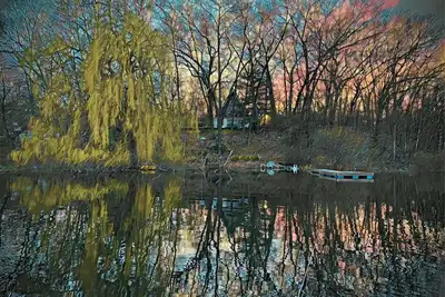 Image de Charming A-Frame on great fishing lake and state trail
