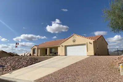 Image de Vacation Home- Close to, Lake, River, Casino, and Desert Fun!