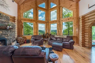 Image de Rock Garden Roost | Stunning Mountain Views, Hot Tub, Game Room & Fire Pit!