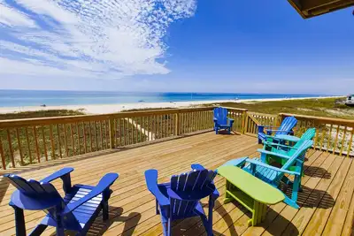 Image de Dog and snowbird-friendly, oceanfront home with WiFi, deck, and central Ac