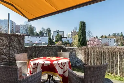 Image de Appartement de vacances moderne \"Avila\" près du lac avec Wi-Fi, terrasse et jardin