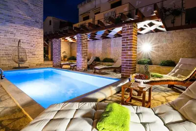 Image de Villa de luxe avec la piscine Novigrad (K-18339)