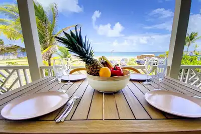 Image de Princess Manon · Superbe appartement sur la plage d'Orient Bay, Piscine