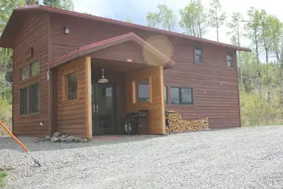 Image de Grizzly Cabin - Near Yellowstone & National Forest - Private Hot Tub