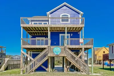 Image de Calm-N-Rea's / 2606 E Beach Drive - Coastal Vacation Resorts