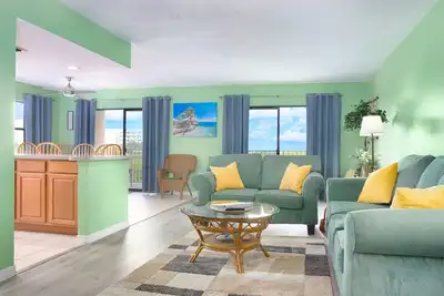 Image de Coastal Bliss: Spectacular 2bd/2ba, Sleep up to 6. Just Steps to the Beach!