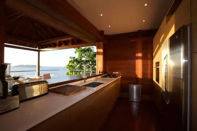 4 bedroom villa open to the sea - Pointe Milou - Unique view