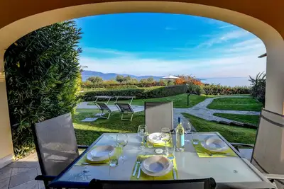 Image de Felicity: with lake view and pool