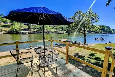 Pet Friendly Large One Bedroom Cottage (#4) At The Water's Edge