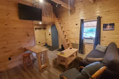 Image de Custom built tiny home\/cabin in the Switzerland of Maine (Jackman)