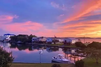 Image de Island Haven - Hot Tub & Beautiful Water Views