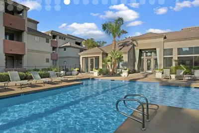 Image de 2 Bd/2Ba in Central Phx with a private patio, 2 pools, 2 hot tubs gated complex!