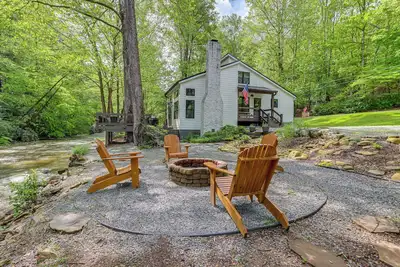 Image de Deck & Fire Pit Bliss: Mountaintown Creek Cottage!