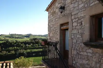 Image de Les Corts de Cal Farrés, maison rurale à 1 h. de Bcn : piscine, barbecue, jardin
