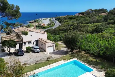 Villa vue mer avec piscine pour 7 personnes aux Issambres **