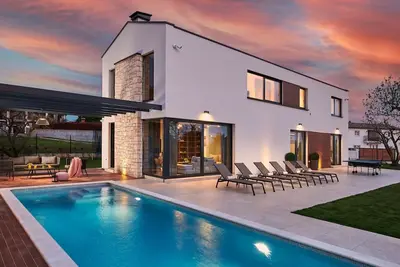 Modern Villa Ansi with a pool and wellness