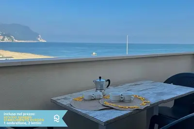 Image de Rs322 - Marcelli, seafront two-room apartment with beach included