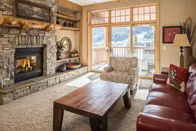 Image de Summer Stays Available! Inviting Mountain Condo with WiFi, Private Balcony & Sweeping Views