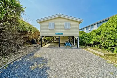 Image de Holy Mackerel / 2521 W. Beach Drive - Coastal Vacation Resorts