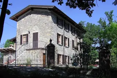Image de Beautifully Restored 3 Bedroom Farmhouse, in the green hills of Emilia