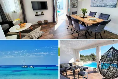Image de Anas lagoon holiday house with pool at azure beach