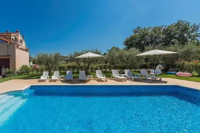 Image de Apartment Vetrina A1 with Shared Pool