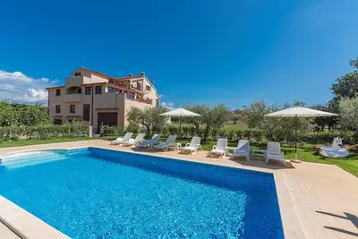 Image de Apartment Vetrina A2 with Shared Pool