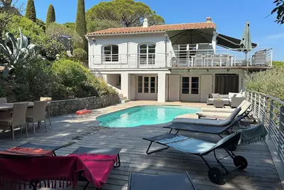 Image de Ste Maxime La Nartelle Villa 10 Personnes, 5 Chambres, Piscine, Jardin, Vue mer