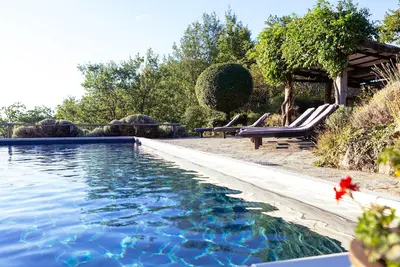 Image de Beautiful hilltop farmhouse with private pool & views (sleeps 10, in 5 bedrooms)