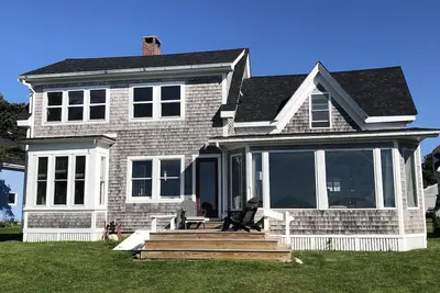 Image de Port Tack: Harbor Front Home with Sweeping Views