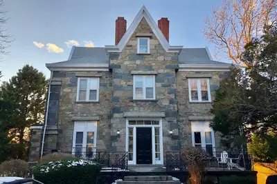 Image de New! Cornerstone by Bellvue Ave, The Breakers and World Famous Cliff Walk - 1br