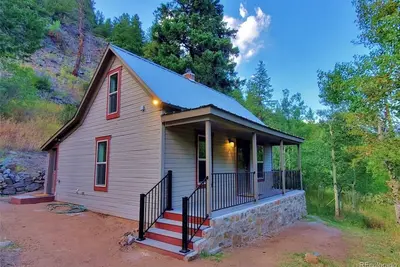 Image de Traveler's Mountain Retreat w/ Grotto Cave Room