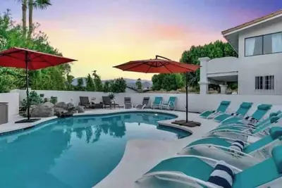 Image de Coachella & Summer Specials, inquire! Soccer, basketball, tennis, views, yoga+bar