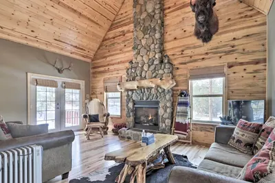 Image de Fire Pit + Game Room: Heber-Overgaard Cabin!