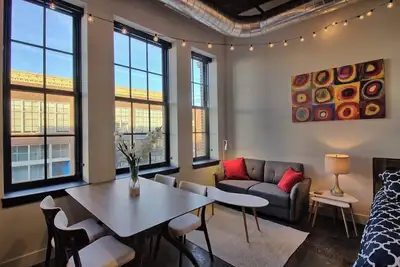 Image de Chic Ultramodern Studio Loft w/ Designer Features