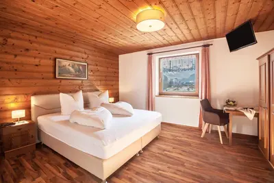 Image de Appartement de vacances \"Brugger 6 Personen\" près de la station de ski avec vue sur les montagnes