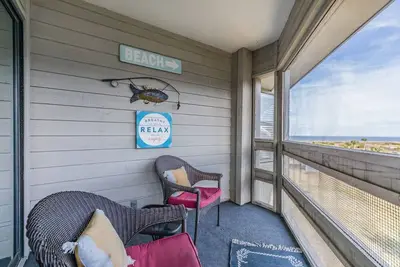 Image de Crow's Nest On Harbor Island - Recently Updated! - One Bedroom on Third Floor