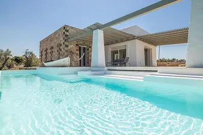 Image de Villa Francina: A bright and sunny villa in a quiet position, in the Apulian countryside, a short distance from the sea, with Free Wi-Fi.