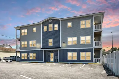 Image de Beachside Abode 2a by Bayley Vacation Rentals