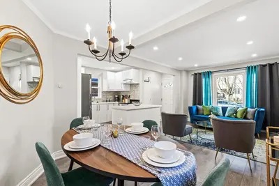 Image de Luxury House Midtown Toronto 4br\/2ba