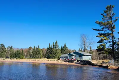 Image de Beach House - Cottage right on Lake Superior with Amazing Sunrises!