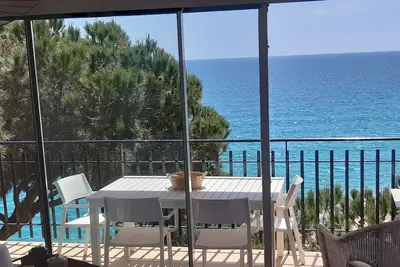 Image de Appartement D’Angle CLIMATISÉVues Splendides. Free  Wifi. Sur La Plage 🏖️.