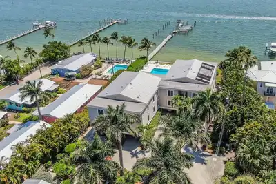 Image de Captiva hide a way 2b
