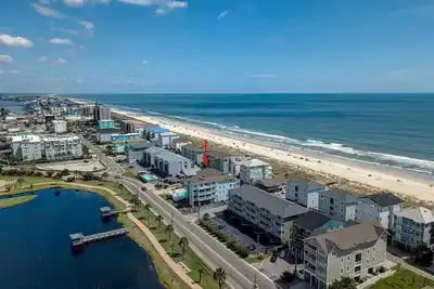 Image de 2-Bedroom Condo with Ocean & Lake Views, Walk to Beach & Boardwalk