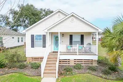Image de Beach View Cottage Perfect for Family & Friends!